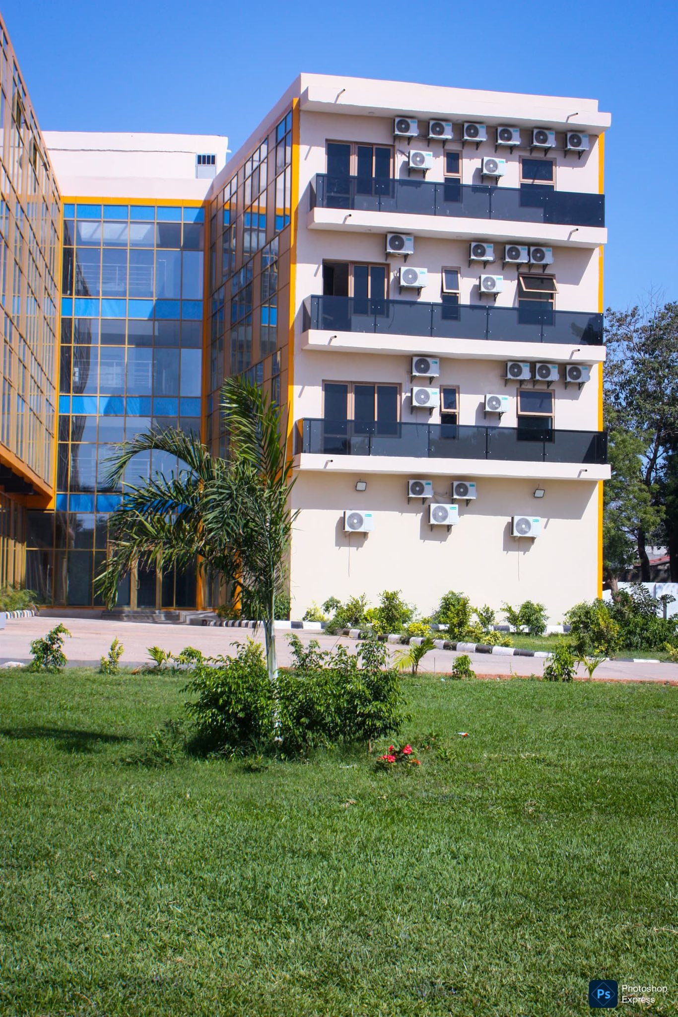MECCNAR Exterior